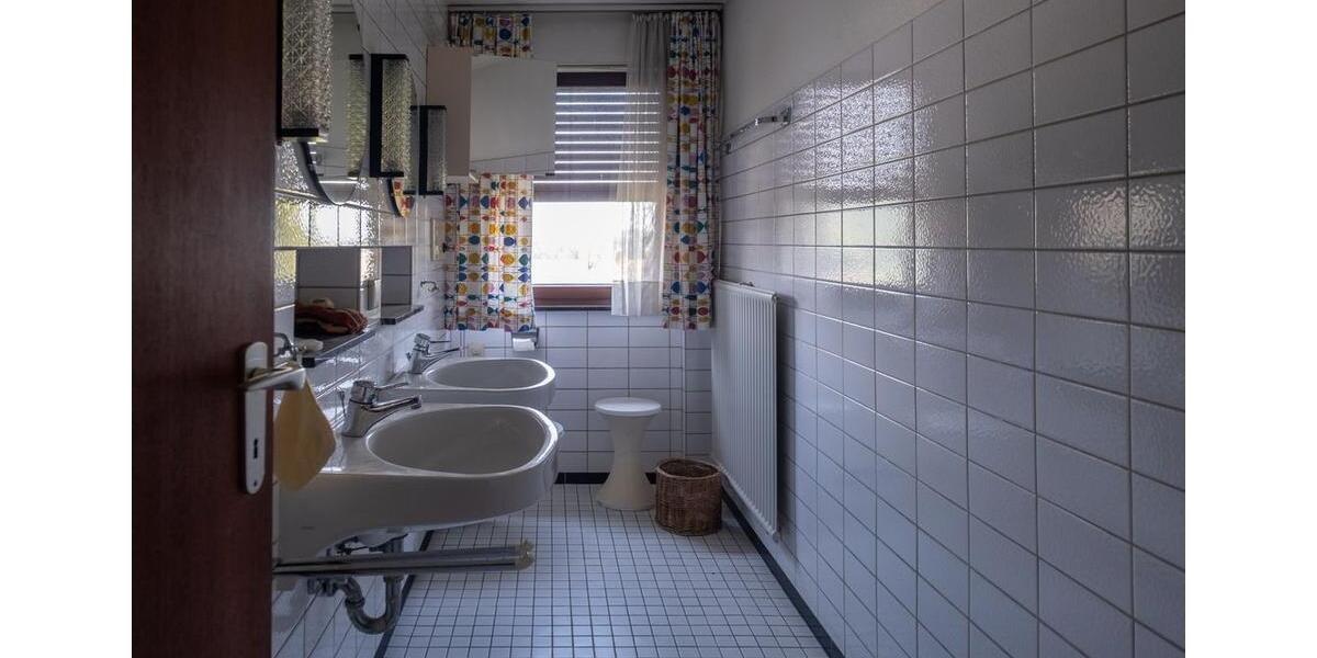 Einfamilienhaus Niefern-Öschelbronn Öschelbronn - 10 Zimmer, 459 m&sup2;, 950.000&euro; | Angebot:27096882