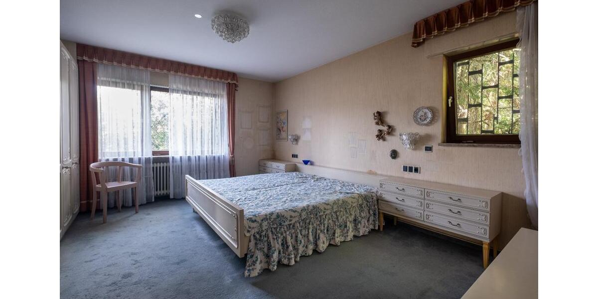 Einfamilienhaus Niefern-Öschelbronn Öschelbronn - 10 Zimmer, 459 m&sup2;, 950.000&euro; | Angebot:25352401