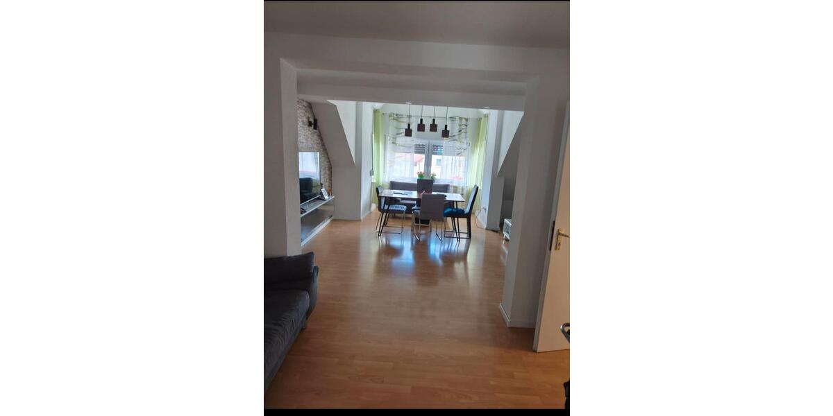 Dachgeschoßwohnung Bruchsal - 3.5 Zimmer, 84 m&sup2;, 250.000&euro; | Angebot:26790568