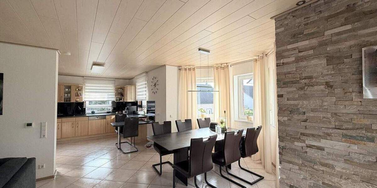 Einfamilienhaus Sinsheim Dühren - 7 Zimmer, 190 m&sup2;, 645.000&euro; | Angebot:25730296