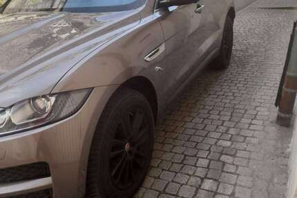 Jaguar F-Pace 146.000 km 14.900 &euro; Besigheim 74354