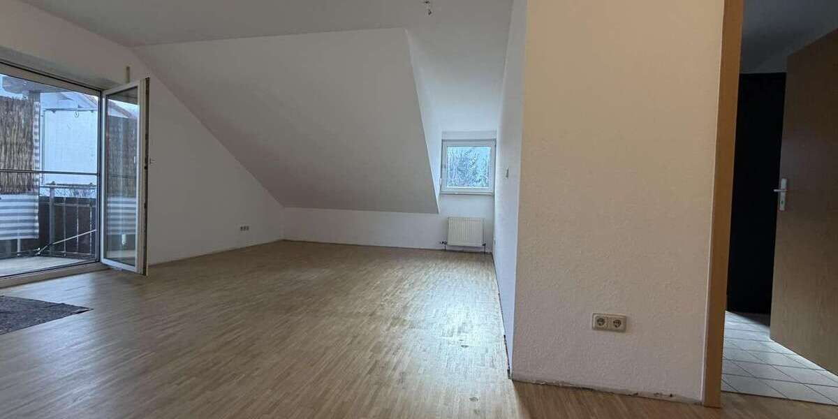 Etagenwohnung Cleebronn - 3 Zimmer, 91 m&sup2;, 900&euro; | Angebot:25819540