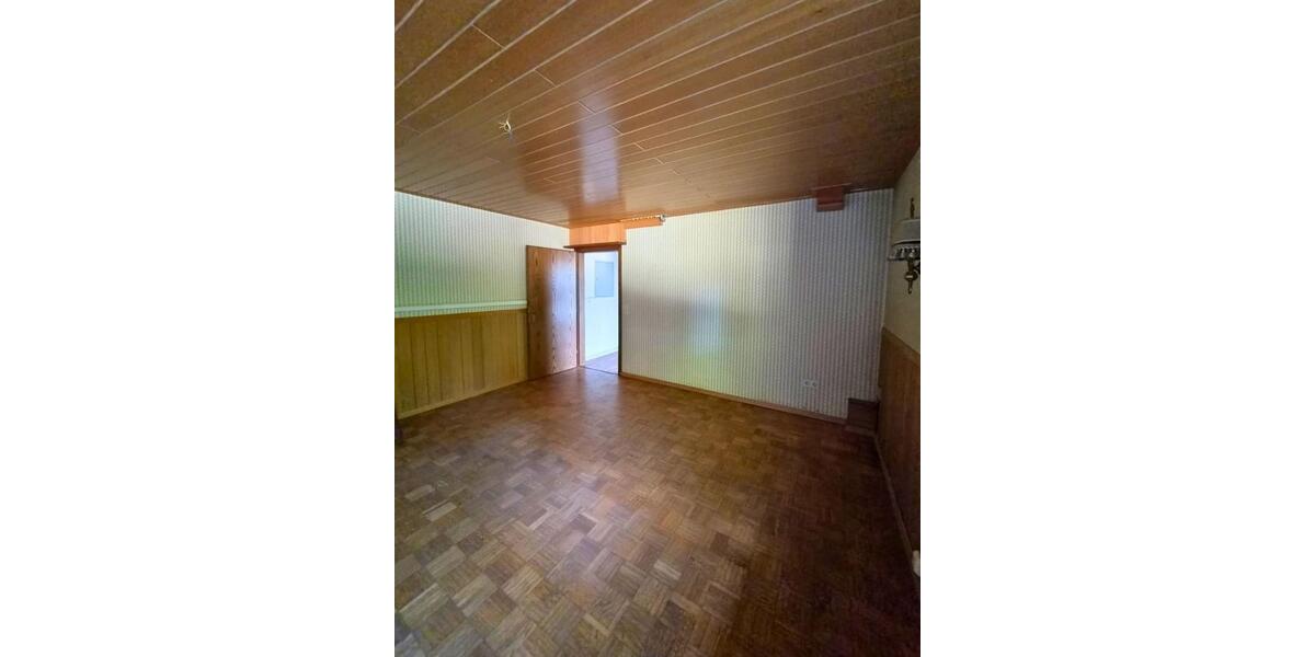 Etagenwohnung Sinsheim - 6 Zimmer, 190 m&sup2;, 1.300&euro; | Angebot:26566841