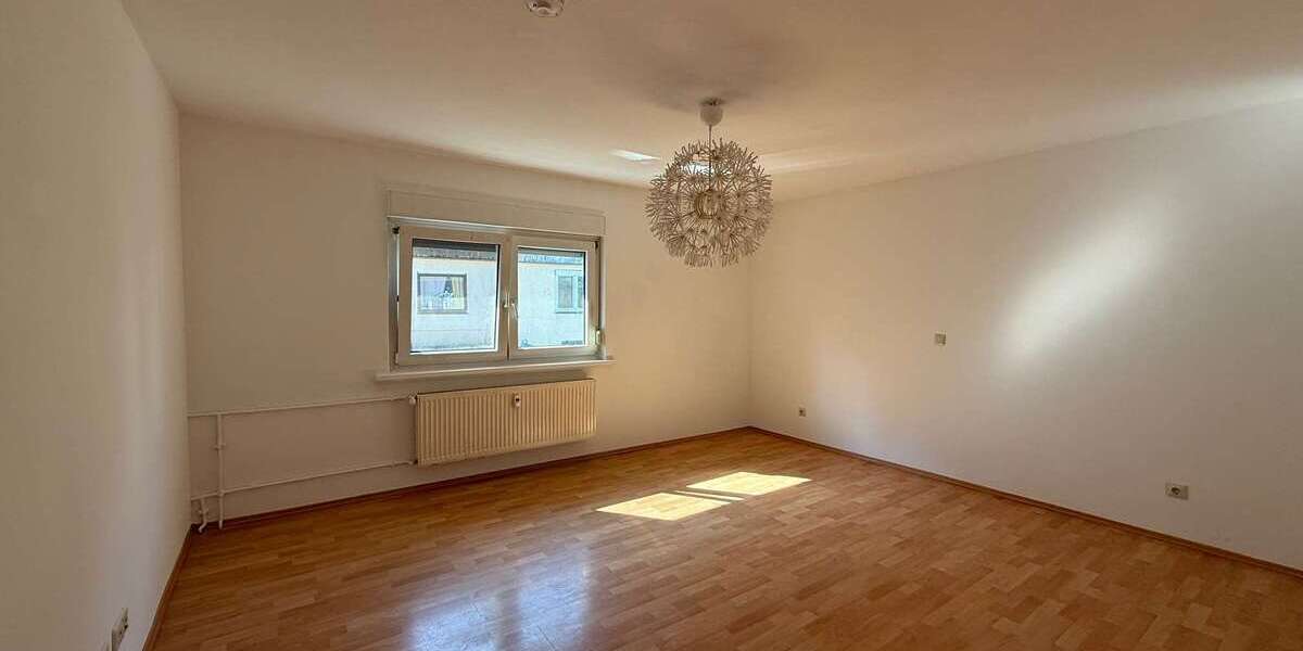 Etagenwohnung Mosbach - 2 Zimmer, 65 m&sup2;, 650&euro; | Angebot:25798565