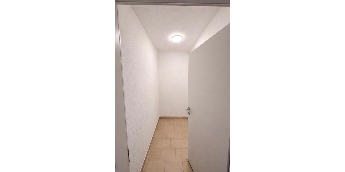 Etagenwohnung Gundelsheim - 3 Zimmer, 102 m&sup2;, 1.330&euro; | Angebot:25143885