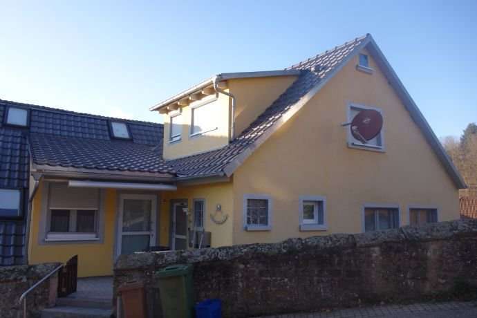 Einfamilienhaus Sinsheim - 9 Zimmer, 217 m&sup2;, 399.000&euro; | Angebot:25818965