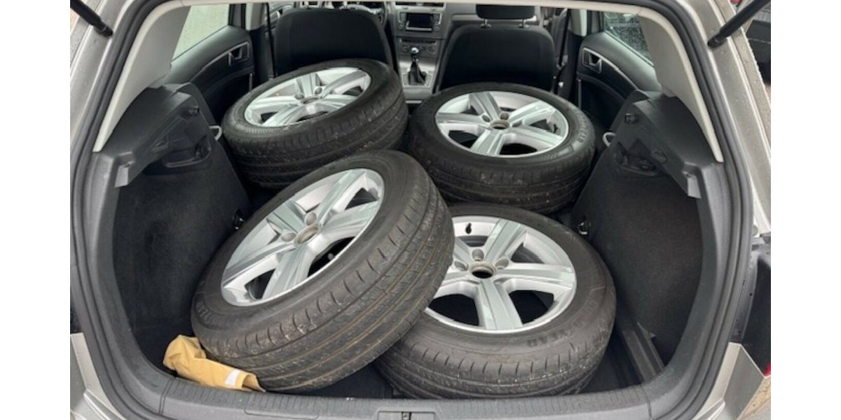 VW Golf VII Lim 1.4 Comfortline BMT 158.812 km 7.490 &euro; Neckarsulm 74172