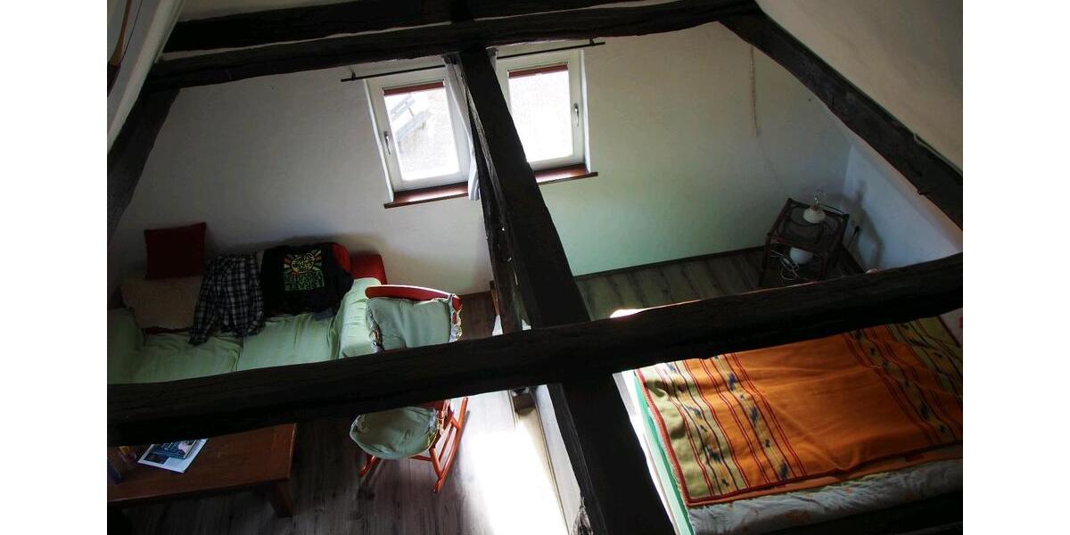 Einfamilienhaus Oberderdingen - 9 Zimmer, 125 m&sup2;, 335.000&euro; | Angebot:25142460