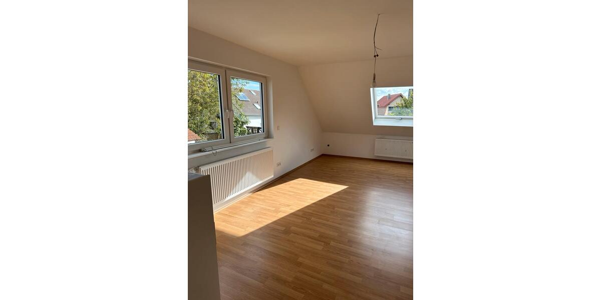 Dachgeschoßwohnung Sankt Leon-Rot Rot - 3 Zimmer, 80 m&sup2;, 1.100&euro; | Angebot:25472489