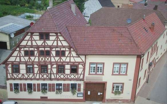 Einfamilienhaus Königsbach - 10 Zimmer, 327 m&sup2;, 745.000&euro; | Angebot:20147571