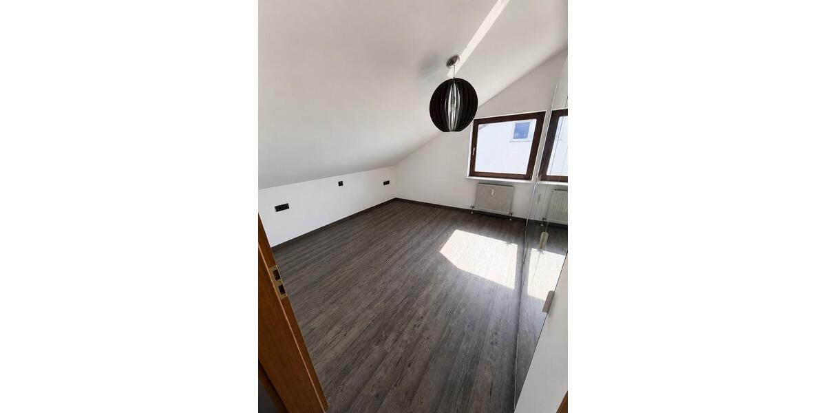 Dachgeschoßwohnung Heilbronn Frankenbach - 2.5 Zimmer, 65 m&sup2;, 299.000&euro; | Angebot:27120252