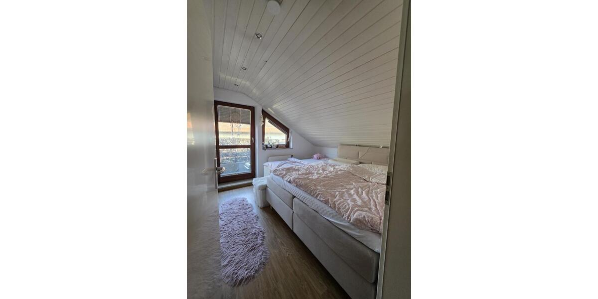 Dachgeschoßwohnung Flein - 3.5 Zimmer, 87 m&sup2;, 375.000&euro; | Angebot:25963268