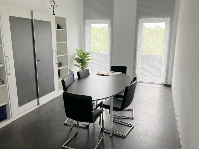 ObjNr:19152 - Besichtigen ist Pflicht! Traumhaftes und TOP gepflegtes Mischobjekt in Massenbachhausen - Zweifamilienhaus Massenbachhausen | Angebot:14924993