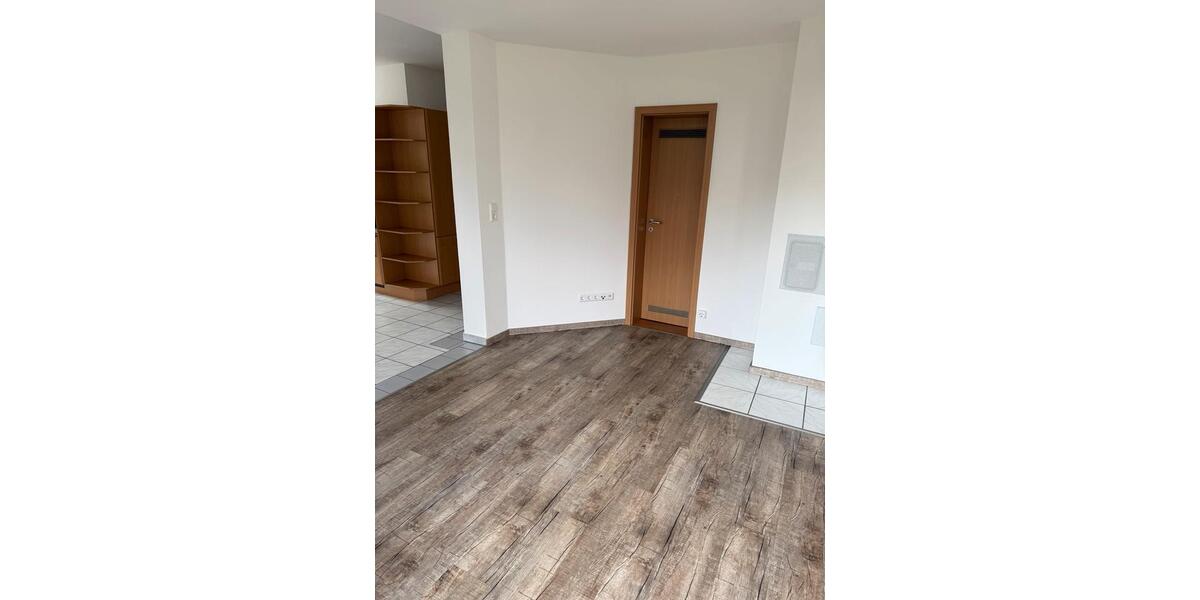 Etagenwohnung Sulzfeld - 2 Zimmer, 50 m&sup2;, 480&euro; | Angebot:25839381