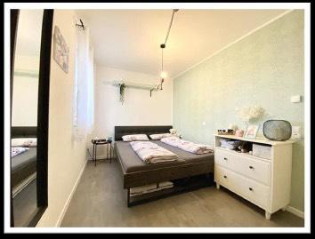 Hochparterre Brackenheim - 3 Zimmer, 95 m&sup2;, 1.295&euro; | Angebot:25253418