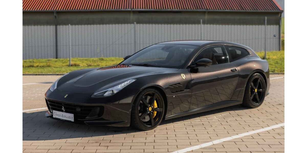 Ferrari GTC4Lusso 7.900 km 237.900 &euro; Oberderdingen 75038