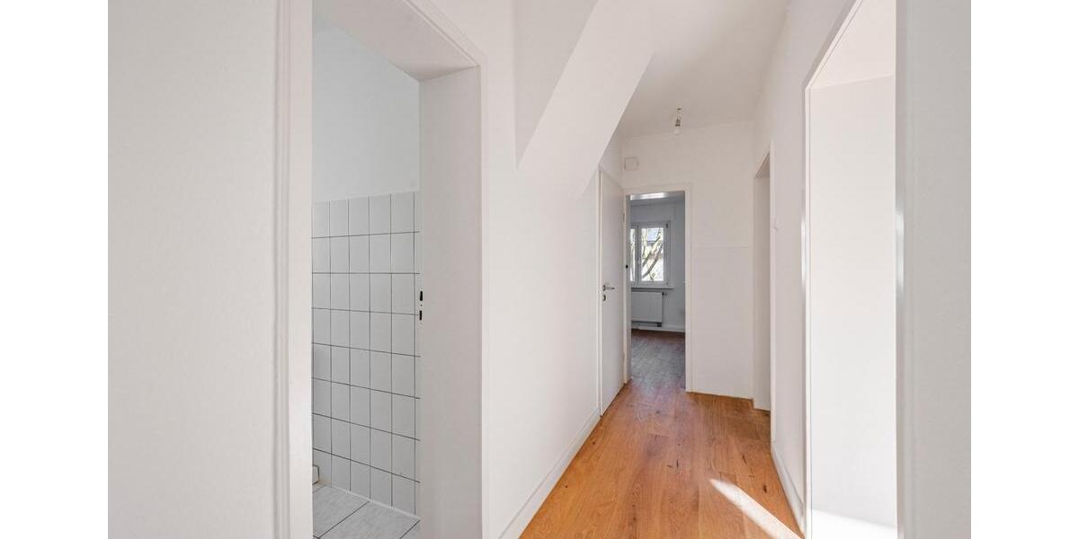 Dachgeschoßwohnung Heilbronn - 4 Zimmer, 89 m&sup2;, 1.160&euro; | Angebot:25883442