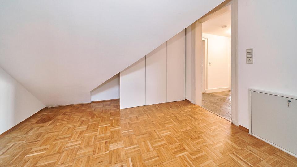 Dachgeschoßwohnung Bietigheim-Bissingen Bissingen - 3 Zimmer, 80 m&sup2;, 1.000&euro; | Angebot:25162024