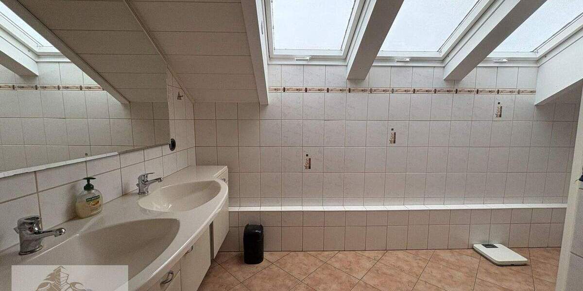 Einfamilienhaus Gundelsheim / Bachenau Bachenau - 8 Zimmer, 186 m&sup2;, 495.000&euro; | Angebot:25742871