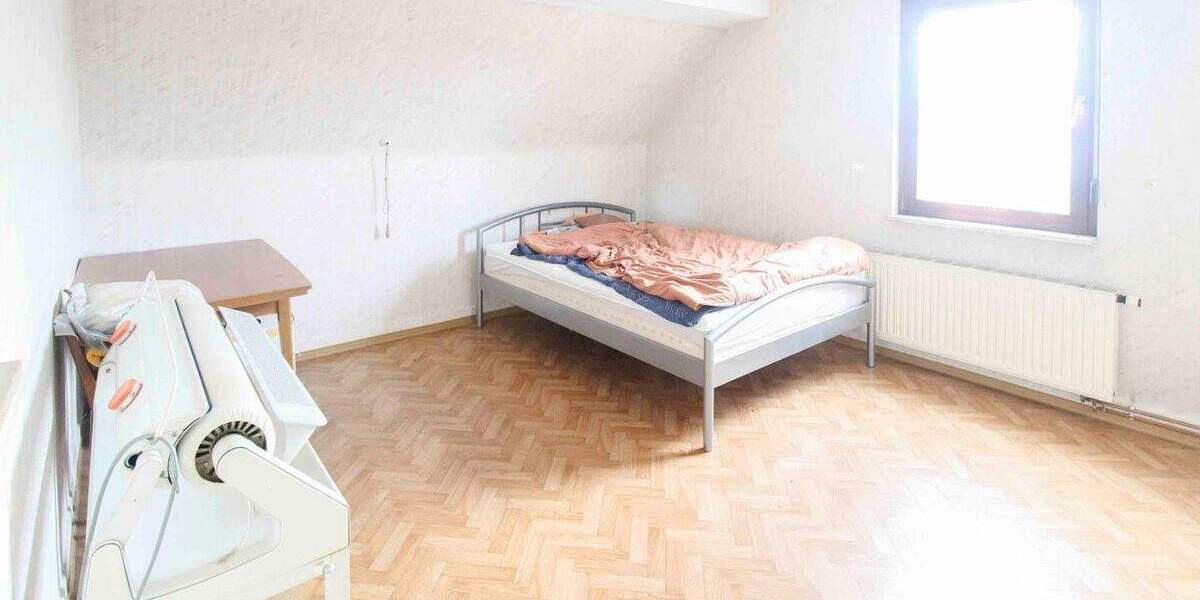 Einfamilienhaus Güglingen - 6 Zimmer, 149 m&sup2;, 299.000&euro; | Angebot:25749592