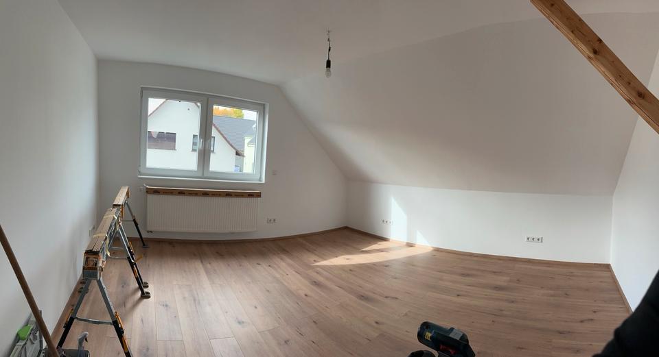 Dachgeschoßwohnung Sankt Leon-Rot Rot - 3 Zimmer, 80 m&sup2;, 1.100&euro; | Angebot:25472489