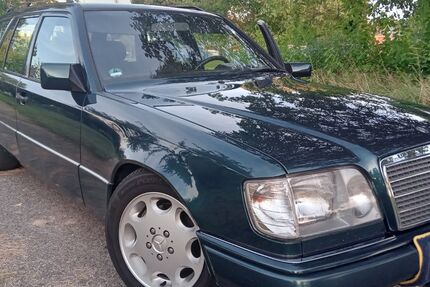 Mercedes-Benz 220 234.800 km 12.900 &euro; Bad Friedrichshall 74177