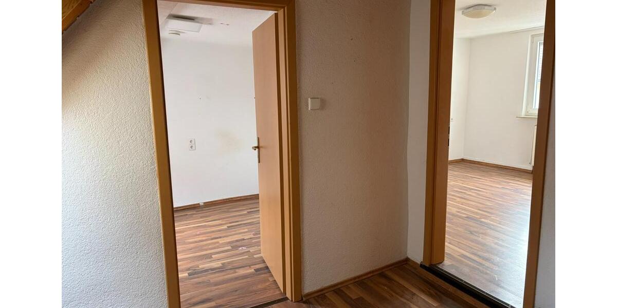 Einfamilienhaus Markgröningen - 5 Zimmer, 105 m&sup2;, 1.000&euro; | Angebot:25403160