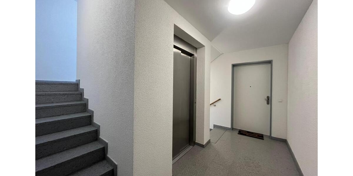 Etagenwohnung Bad Friedrichshall - 4 Zimmer, 133 m&sup2;, 1.794&euro; | Angebot:26068589