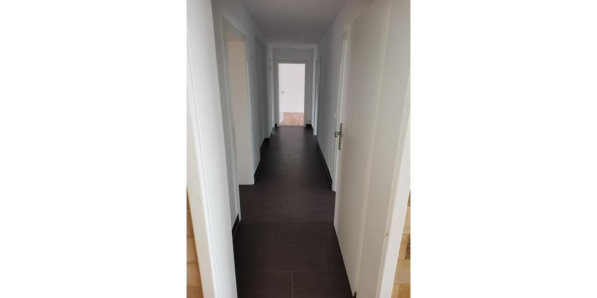 Erdgeschoßwohnung Nußloch - 4 Zimmer, 97 m&sup2;, 1.225&euro; | Angebot:25893596