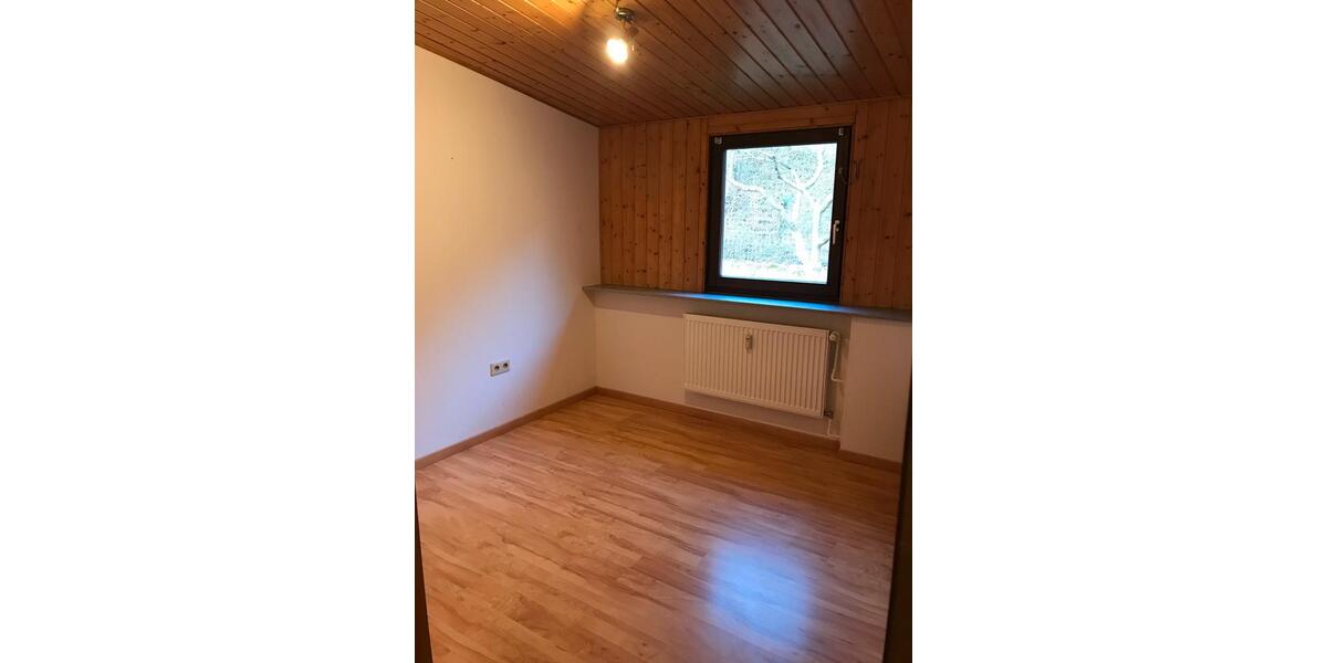 Dachgeschoßwohnung Mosbach - 3 Zimmer, 70 m&sup2;, 850&euro; | Angebot:25953923