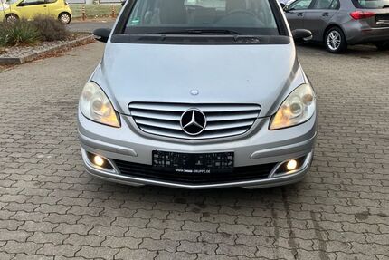 Mercedes-Benz B 180 273.512 km 1.420 &euro; Oedheim 74229