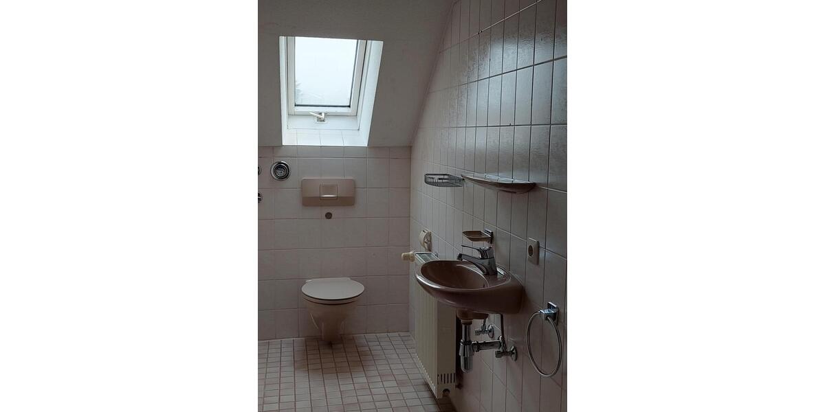 Dachgeschoßwohnung Haßmersheim - 4 Zimmer, 109 m&sup2;, 900&euro; | Angebot:25906945