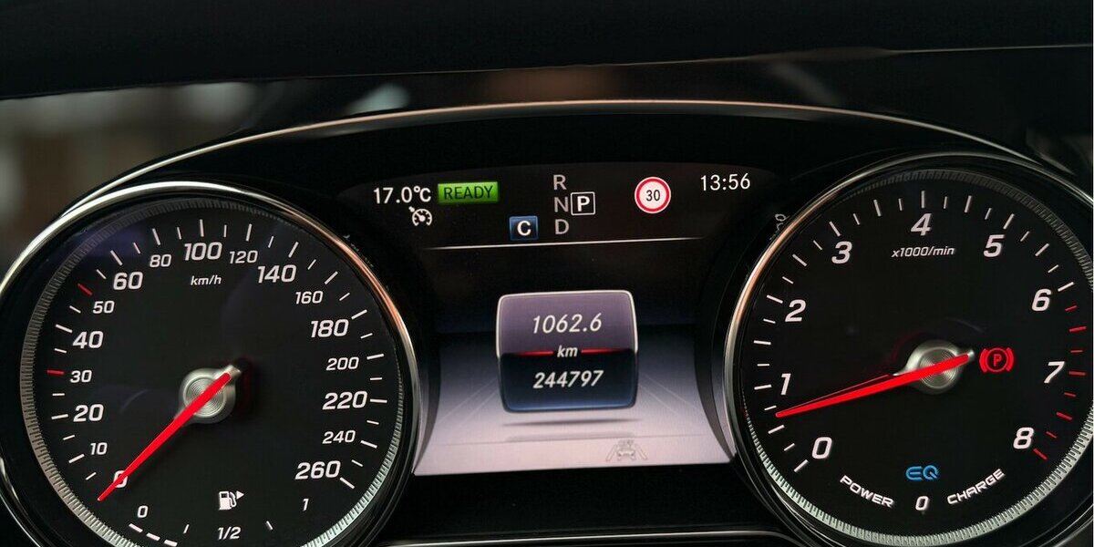 Mercedes-Benz E 200 Limousine 9G-Tronic Navi Leder 245.000 km 19.490 &euro; Neckarsulm 74172