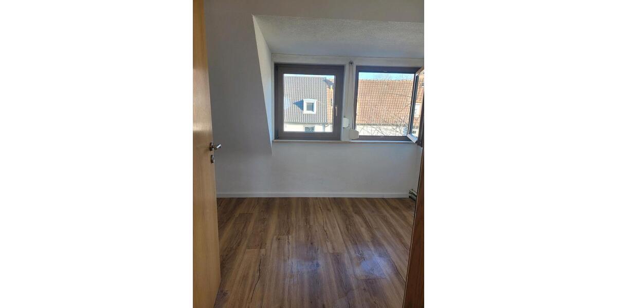 Dachgeschoßwohnung Heilbronn - 4 Zimmer, 63 m&sup2;, 1.100&euro; | Angebot:25286368