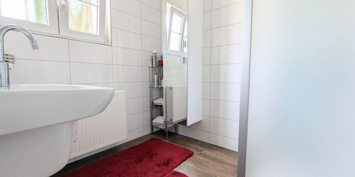 Einfamilienhaus Niefern-Öschelbronn Niefern - 7 Zimmer, 190 m&sup2;, 550.000&euro; | Angebot:25738400