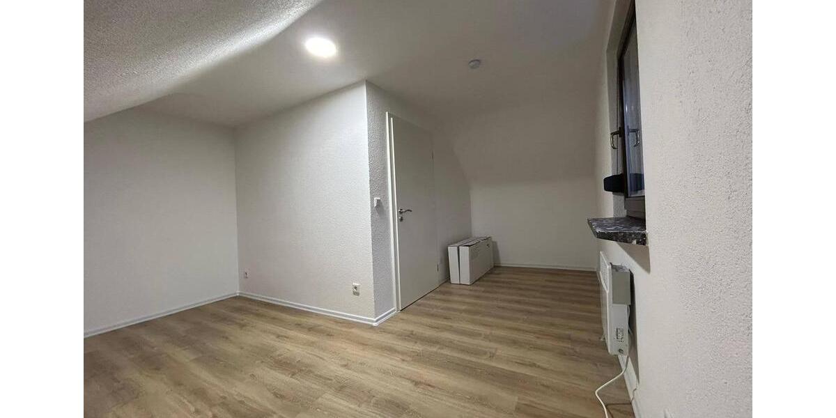Dachgeschoßwohnung Haßmersheim - 3 Zimmer, 75 m&sup2;, 800&euro; | Angebot:25366413