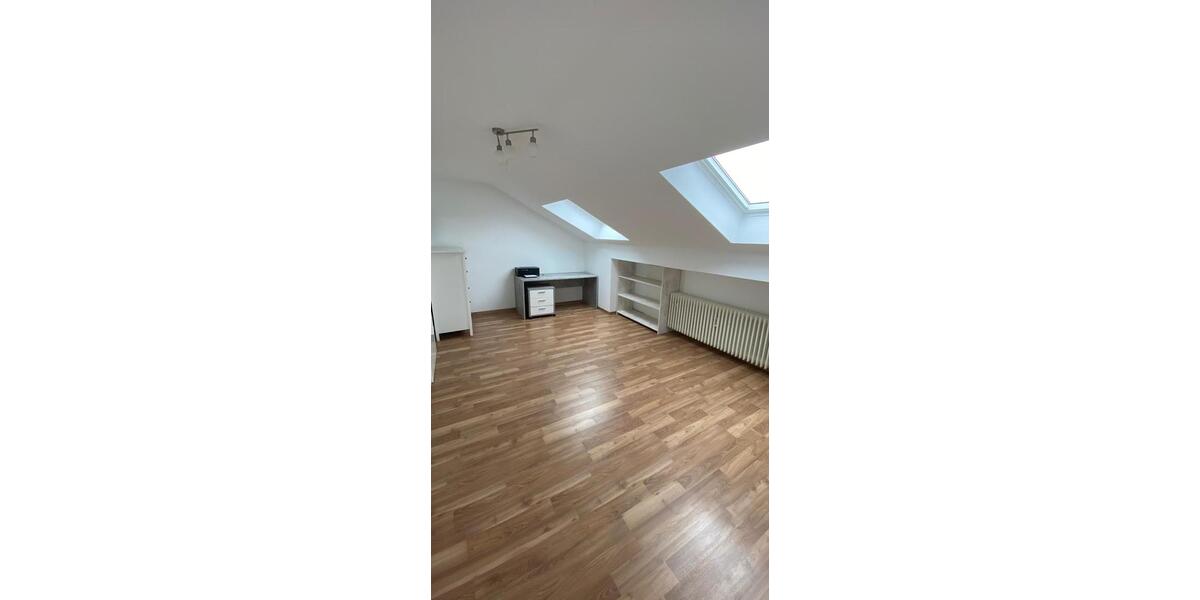Dachgeschoßwohnung Mühlacker - 3 Zimmer, 70 m&sup2;, 800&euro; | Angebot:25821665