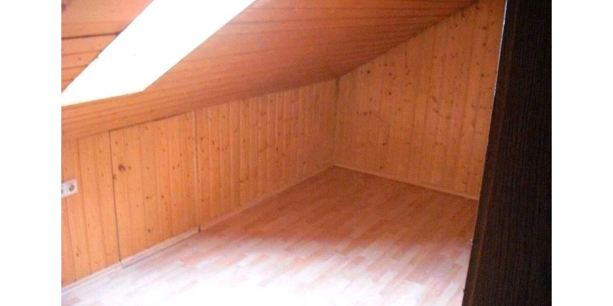 Dachgeschoßwohnung Eberdingen - 3.5 Zimmer, 64 m&sup2;, 640&euro; | Angebot:25993654