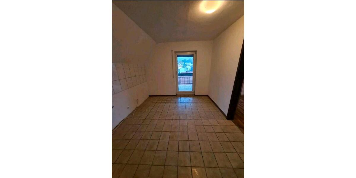 Dachgeschoßwohnung Obrigheim - 3.5 Zimmer, 108 m&sup2;, 1.100&euro; | Angebot:25928793