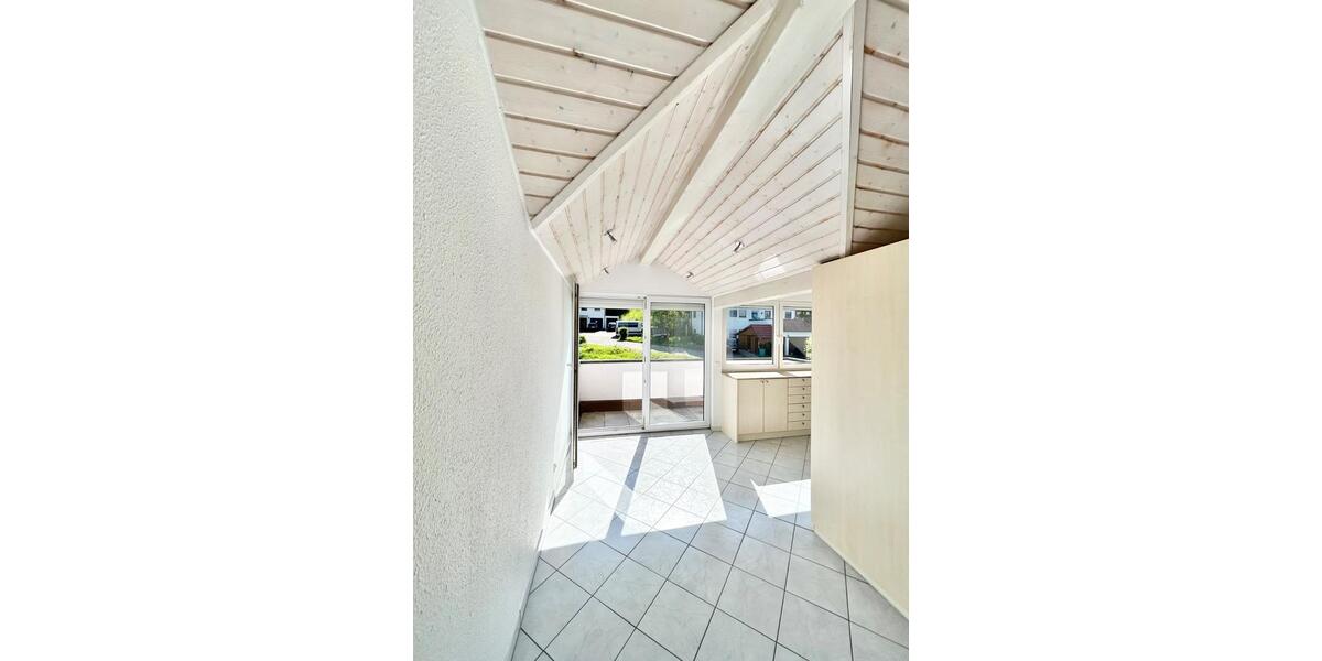 Dachgeschoßwohnung Oberriexingen - 3 Zimmer, 76 m&sup2;, 912&euro; | Angebot:25936829