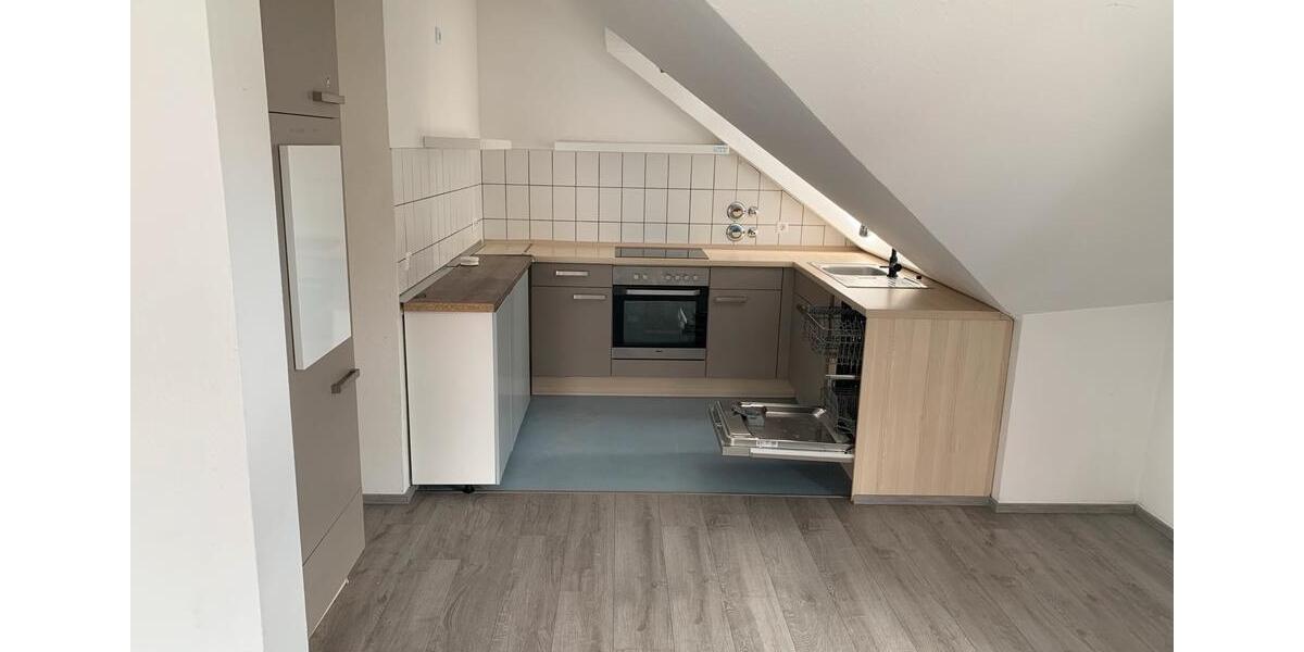 Dachgeschoßwohnung Walldorf - 2 Zimmer, 67 m&sup2;, 930&euro; | Angebot:25945170