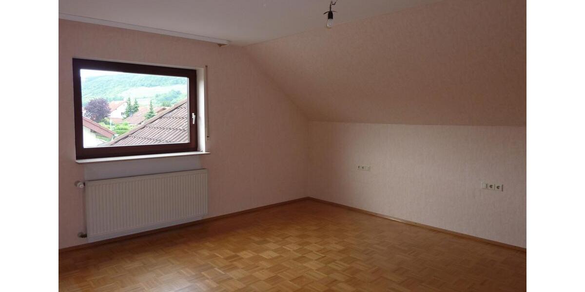 Dachgeschoßwohnung Haßmersheim - 4 Zimmer, 109 m&sup2;, 900&euro; | Angebot:25906945
