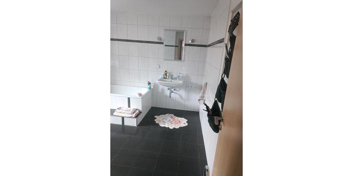 Etagenwohnung Flein - 3 Zimmer, 110 m&sup2;, 370&euro; | Angebot:25959880