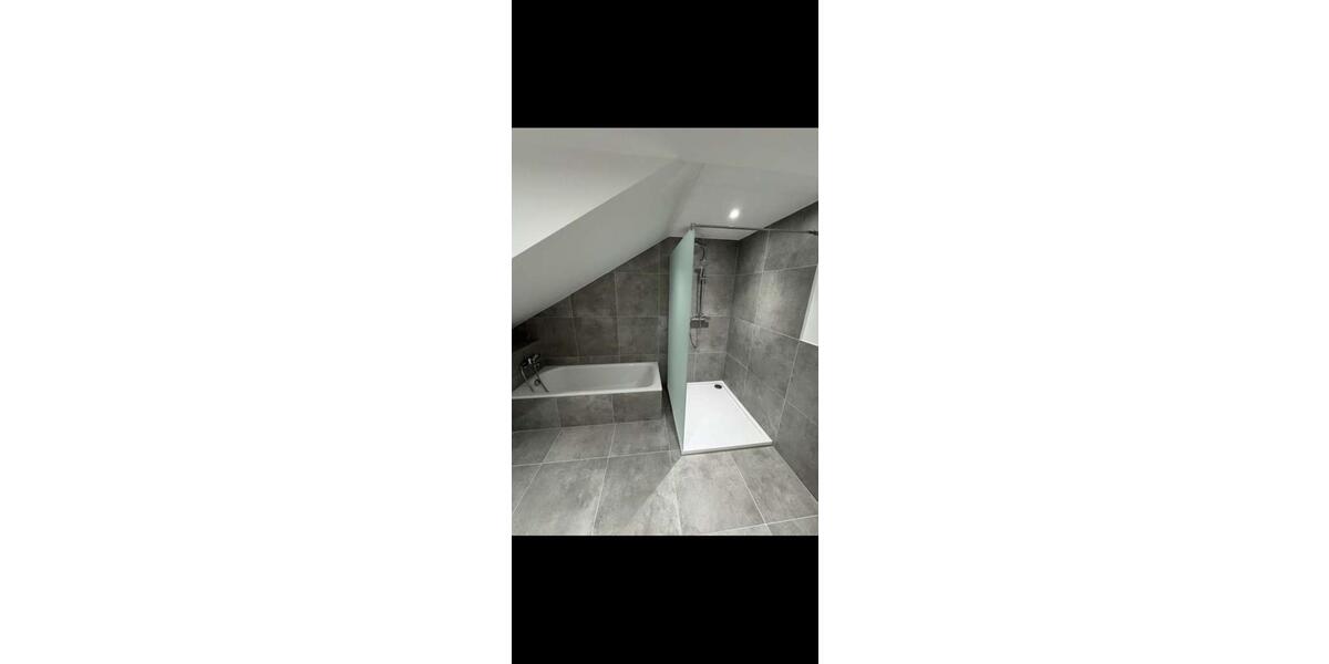 Dachgeschoßwohnung Mosbach - 4 Zimmer, 105 m&sup2;, 1.260&euro; | Angebot:25892342