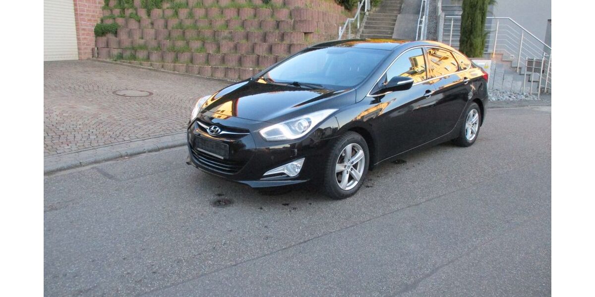 Hyundai i40 172.000 km 6.490 &euro; Bruchsal 76646