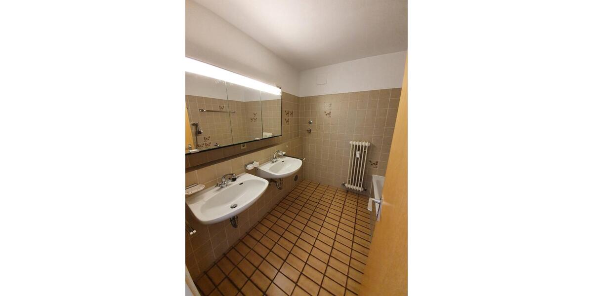 Etagenwohnung Bad Rappenau - 3 Zimmer, 83 m&sup2;, 910&euro; | Angebot:24755089