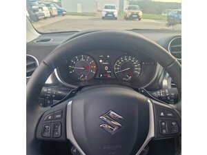 Suzuki Vitara Vollhybrid 1.5 Hybrid Allgrip AGS Comfort+G 6.000 km 29.990 &euro; Obrigheim-Asbach 74847