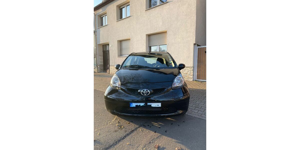 Toyota Aygo (X) 128.654 km 2.700 &euro; Neckargemünd 69151