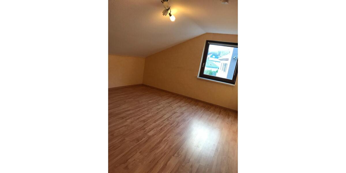 Dachgeschoßwohnung Mosbach - 3 Zimmer, 70 m&sup2;, 850&euro; | Angebot:25953923