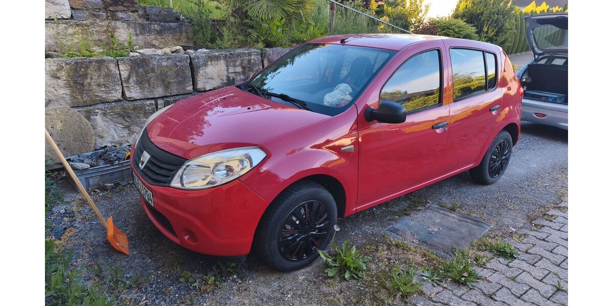 Dacia Sandero 140.000 km 1.750 &euro; Eppingen 75031